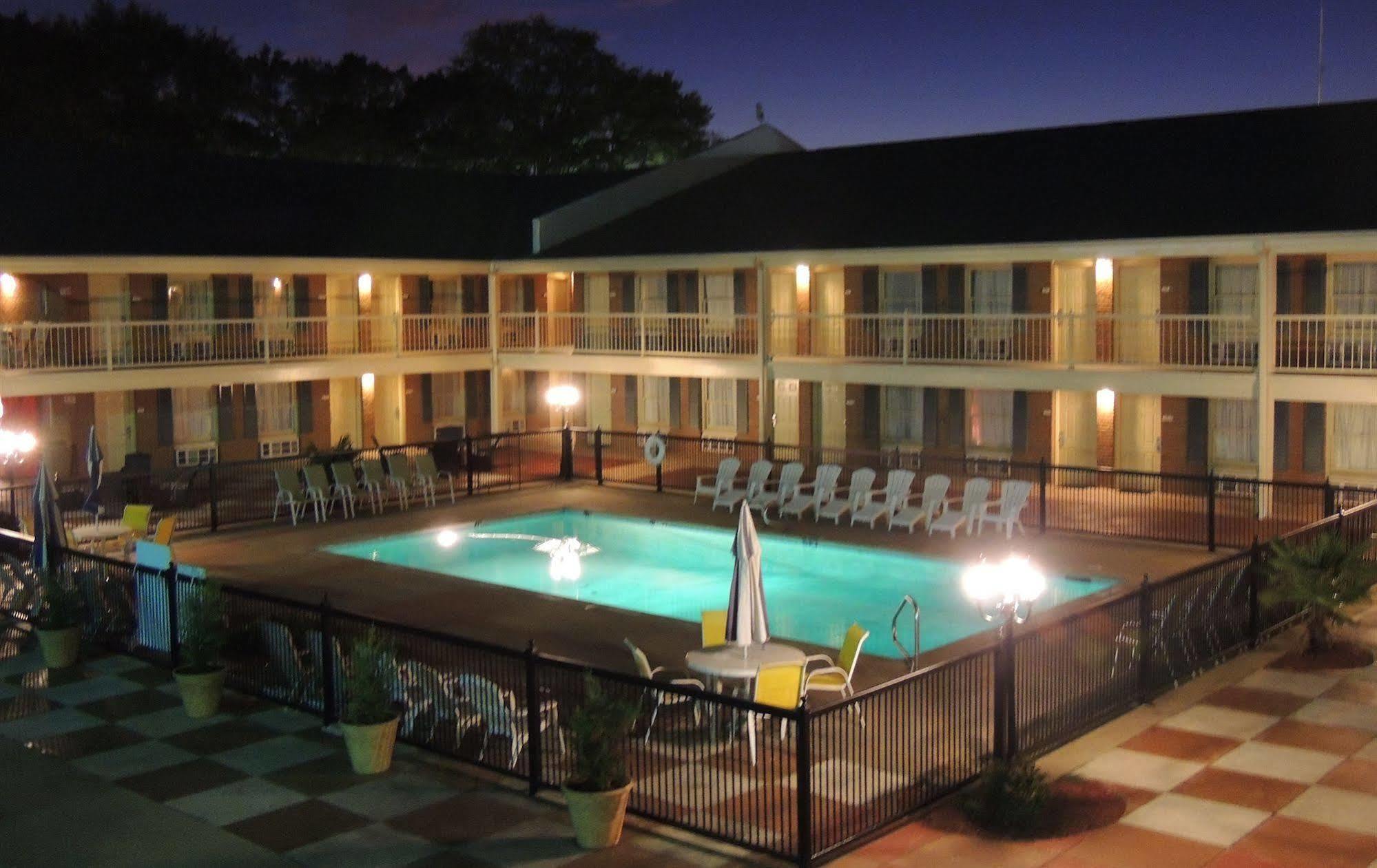 The Guest Lodge Gainesville Exterior photo